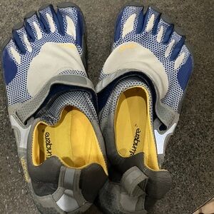 Vibram FiveFingers Blue and Gray Toe Footwear